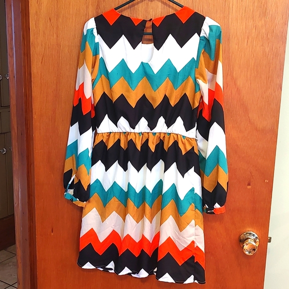 Dress - Picture 3 of 3